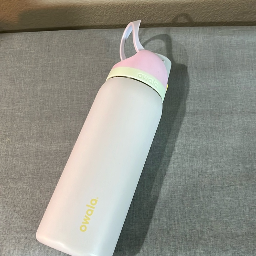 32oz Owala water bottle